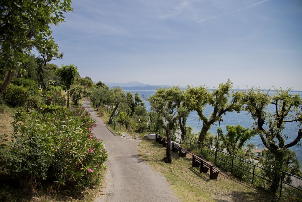 Sereno Camping Holiday Moniga del Garda Exterior foto